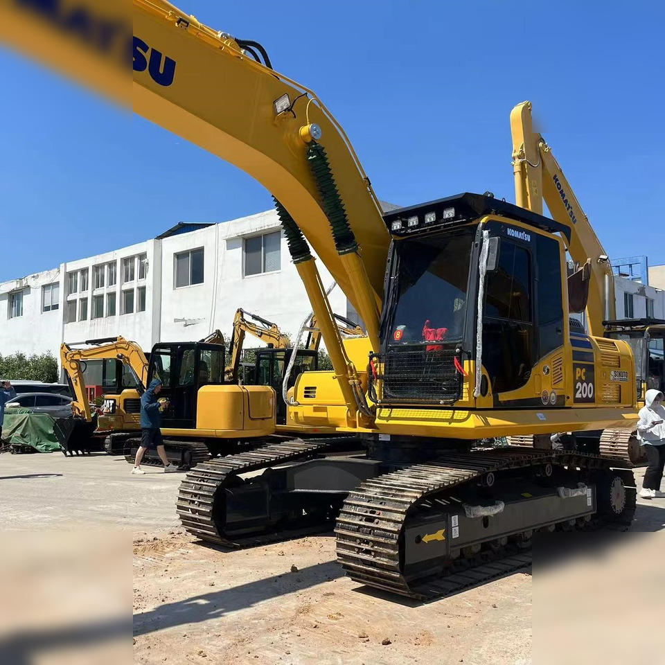 KOMATSU PC200-8 - Pásové rýpadlo: obrázok 3 KOMATSU PC200-8 - Pásové rýpadlo: obrázok 3