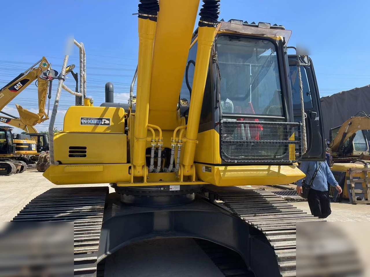 KOMATSU PC200-8 - Pásové rýpadlo: obrázok 4 KOMATSU PC200-8 - Pásové rýpadlo: obrázok 4
