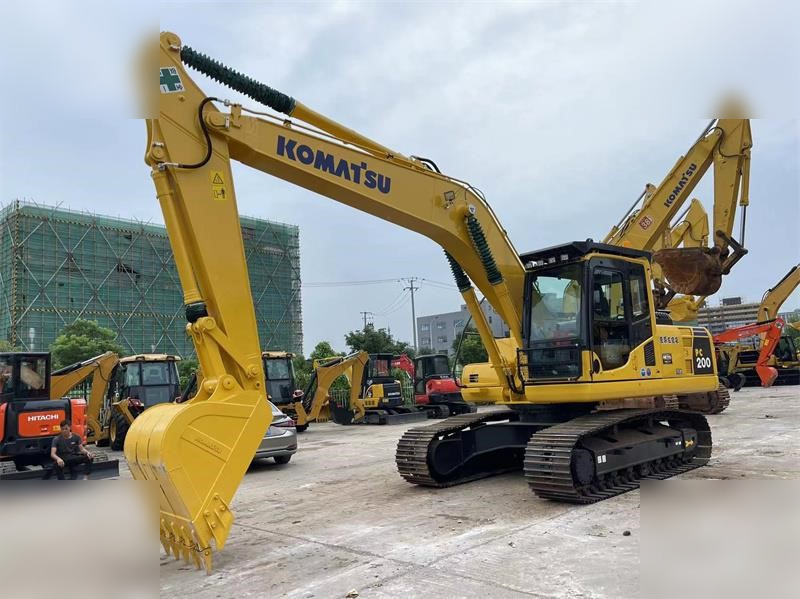 KOMATSU PC200-8N1 - Pásové rýpadlo: obrázok 3 KOMATSU PC200-8N1 - Pásové rýpadlo: obrázok 3