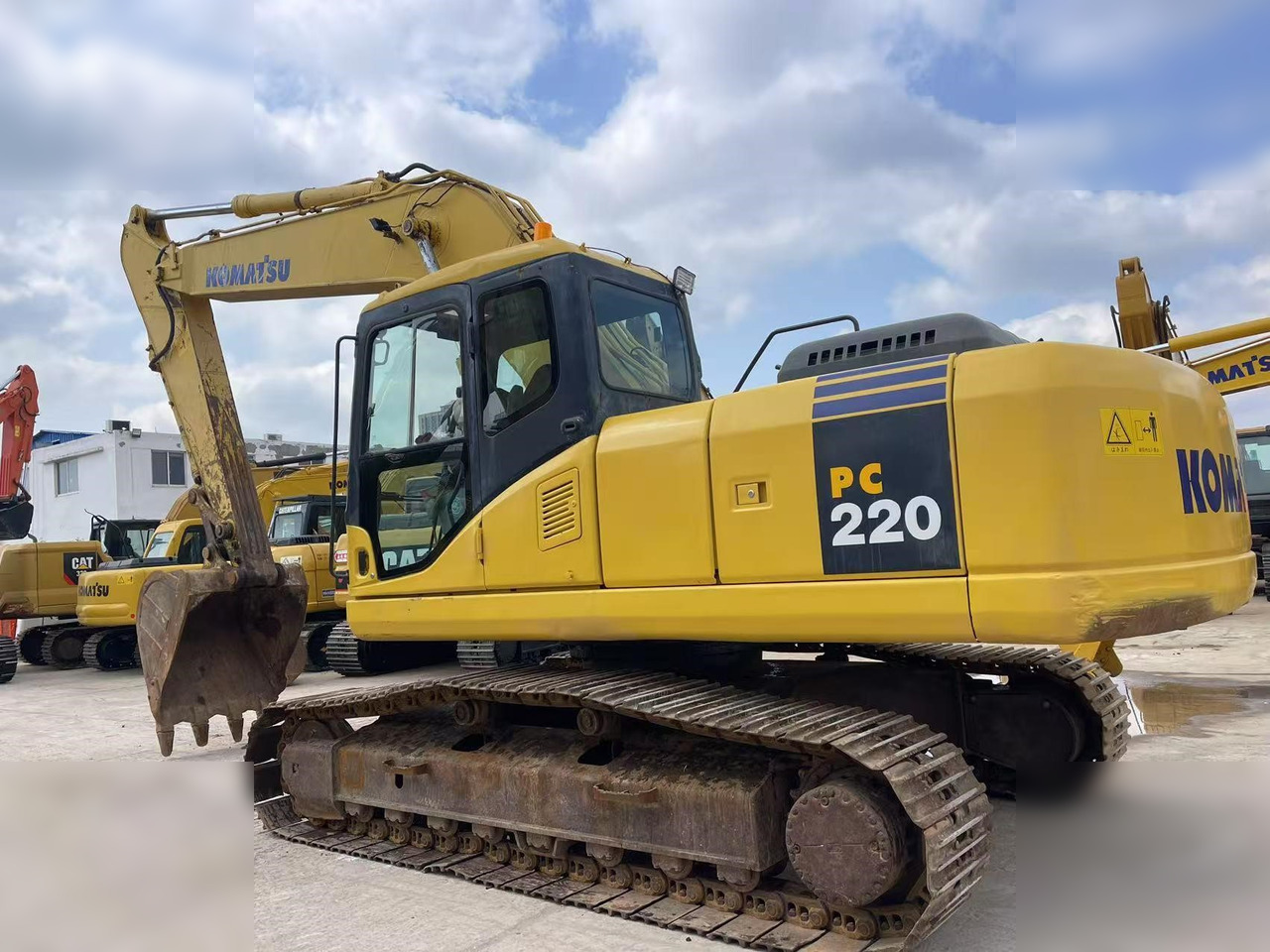 KOMATSU PC220-7 - Pásové rýpadlo: obrázok 2 KOMATSU PC220-7 - Pásové rýpadlo: obrázok 2