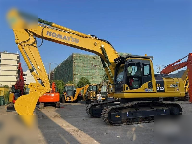 KOMATSU PC220-8 - Pásové rýpadlo: obrázok 2 KOMATSU PC220-8 - Pásové rýpadlo: obrázok 2