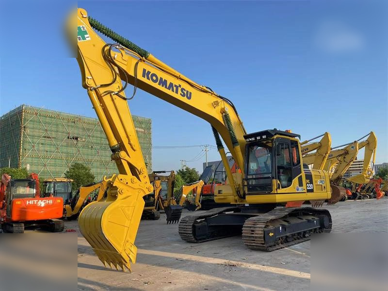 KOMATSU PC220-8 - Pásové rýpadlo: obrázok 4 KOMATSU PC220-8 - Pásové rýpadlo: obrázok 4