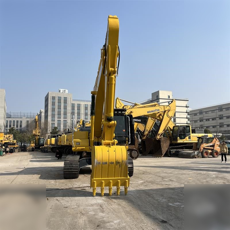 KOMATSU PC220-8 - Pásové rýpadlo: obrázok 5 KOMATSU PC220-8 - Pásové rýpadlo: obrázok 5