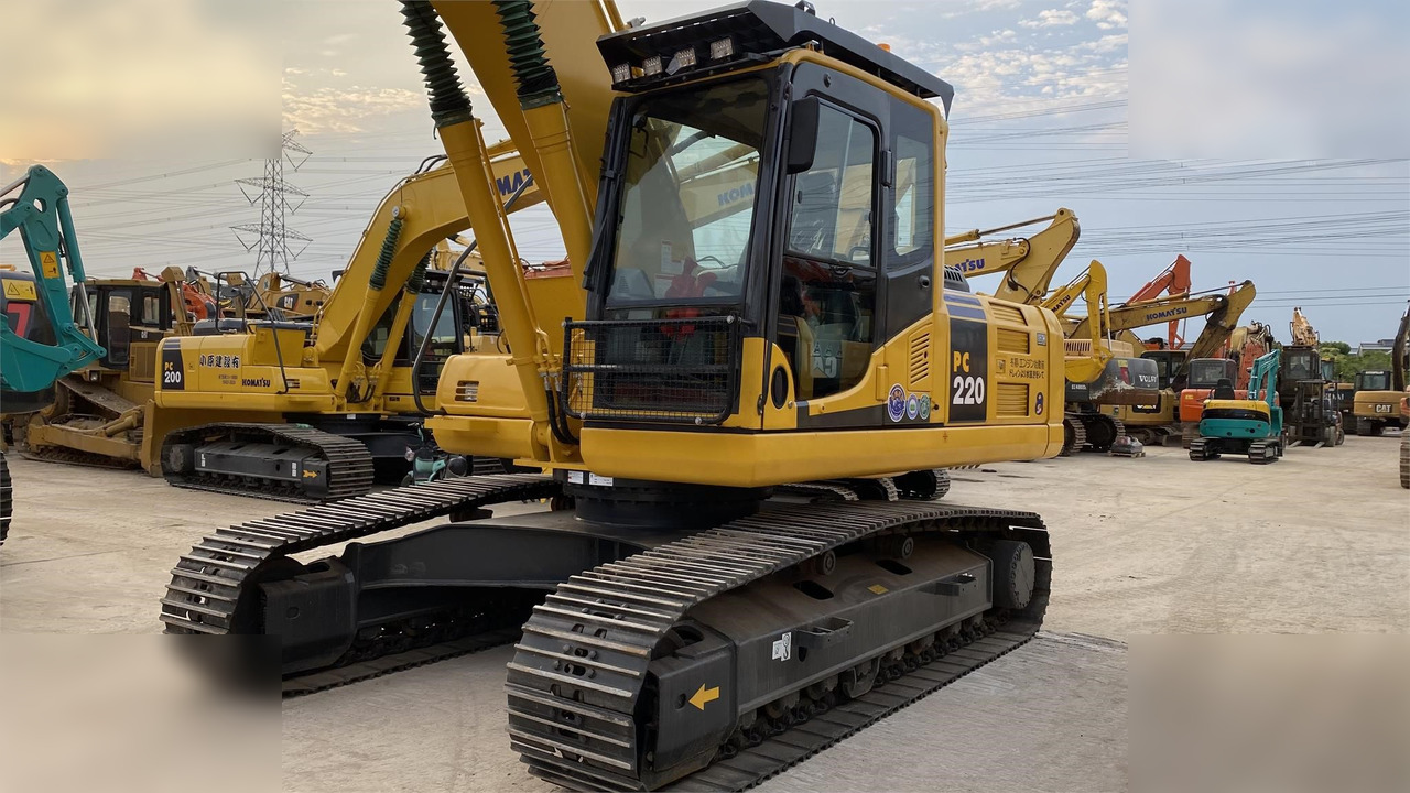 KOMATSU PC220-8 - Pásové rýpadlo: obrázok 3 KOMATSU PC220-8 - Pásové rýpadlo: obrázok 3