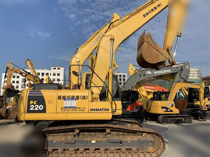 KOMATSU PC220-8N1 - Pásové rýpadlo: obrázok 4 KOMATSU PC220-8N1 - Pásové rýpadlo: obrázok 4
