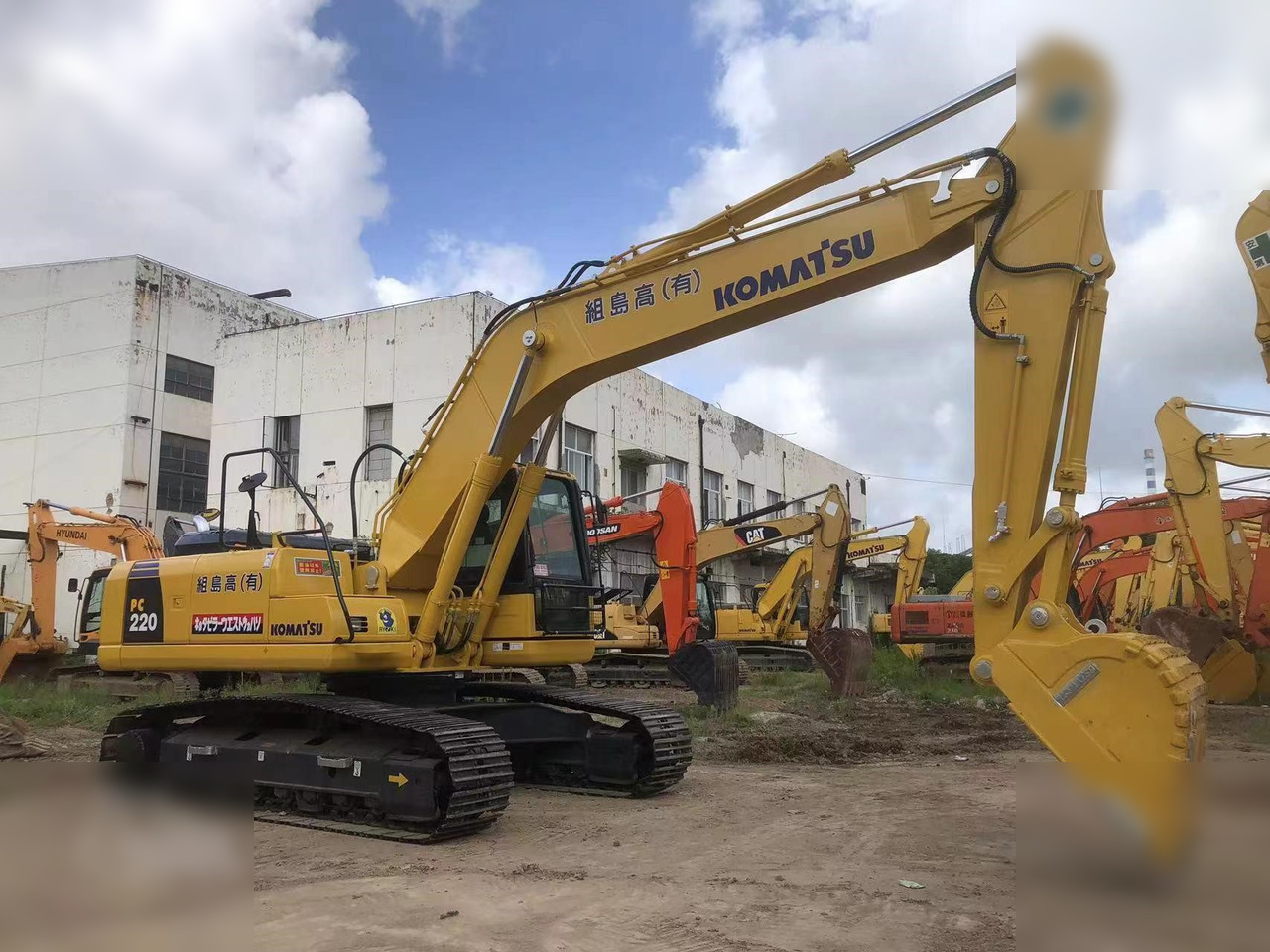 KOMATSU PC220-8N1 - Pásové rýpadlo: obrázok 2 KOMATSU PC220-8N1 - Pásové rýpadlo: obrázok 2