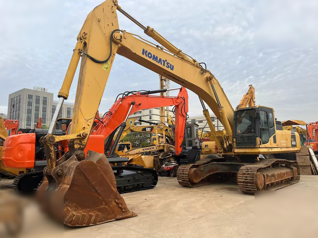 KOMATSU PC400-8 - Pásové rýpadlo: obrázok 2 KOMATSU PC400-8 - Pásové rýpadlo: obrázok 2