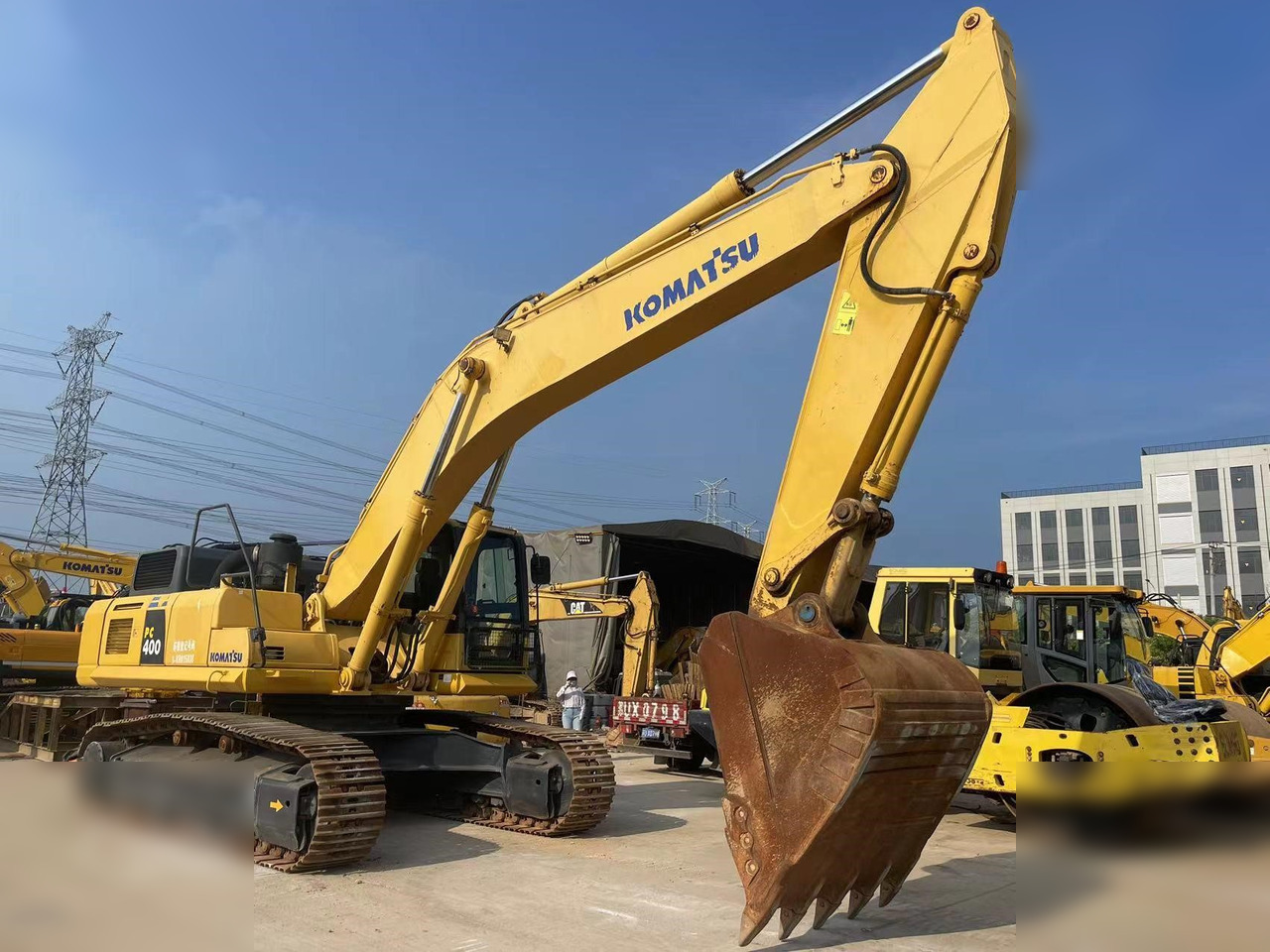 KOMATSU PC400-8R - Pásové rýpadlo: obrázok 2 KOMATSU PC400-8R - Pásové rýpadlo: obrázok 2
