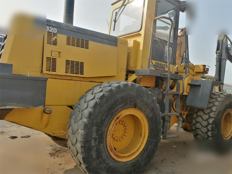 KOMATSU WA320-3 - Kolesový nakladač: obrázok 3 KOMATSU WA320-3 - Kolesový nakladač: obrázok 3