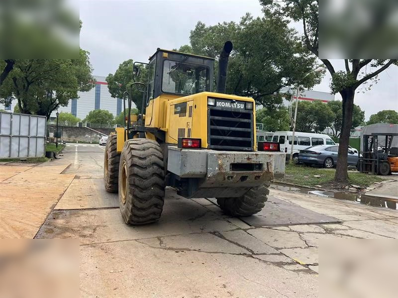 KOMATSU WA320-3 - Kolesový nakladač: obrázok 4 KOMATSU WA320-3 - Kolesový nakladač: obrázok 4