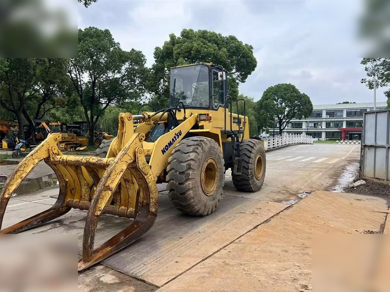 KOMATSU WA320-3 - Kolesový nakladač: obrázok 2 KOMATSU WA320-3 - Kolesový nakladač: obrázok 2