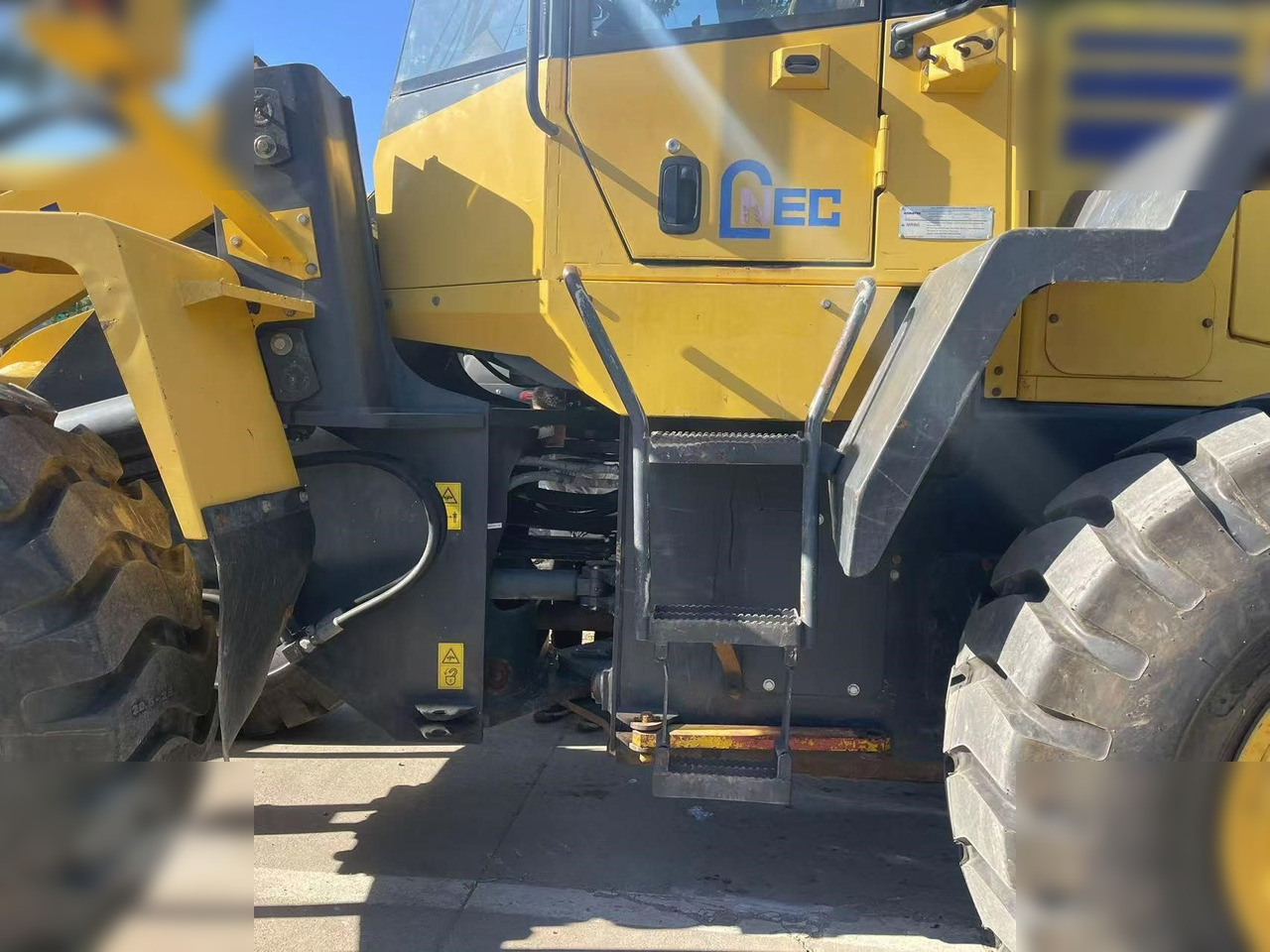 KOMATSU WA320-5 - Kolesový nakladač: obrázok 4 KOMATSU WA320-5 - Kolesový nakladač: obrázok 4