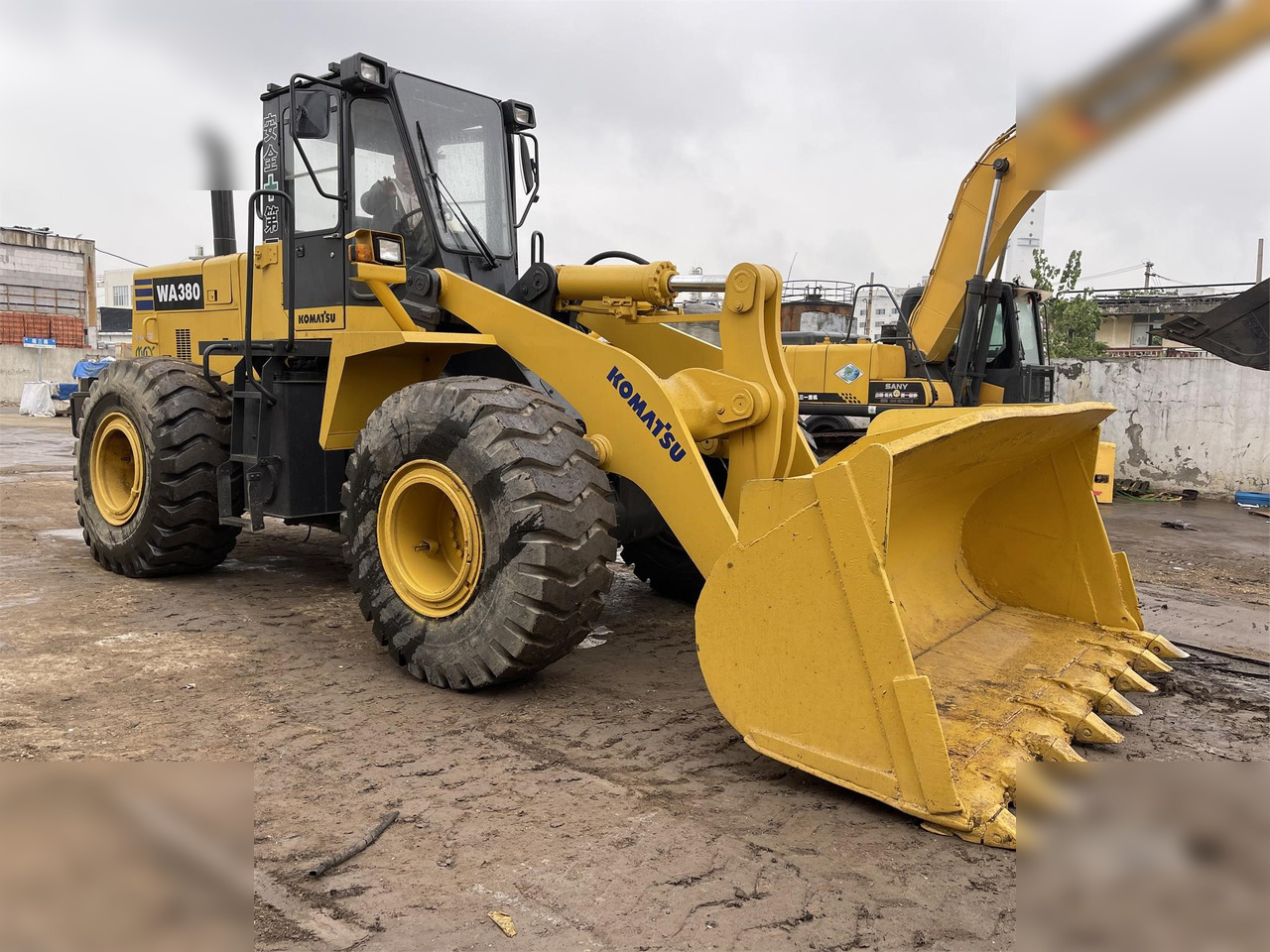 KOMATSU WA380-3 - Kolesový nakladač: obrázok 1 KOMATSU WA380-3 - Kolesový nakladač: obrázok 1