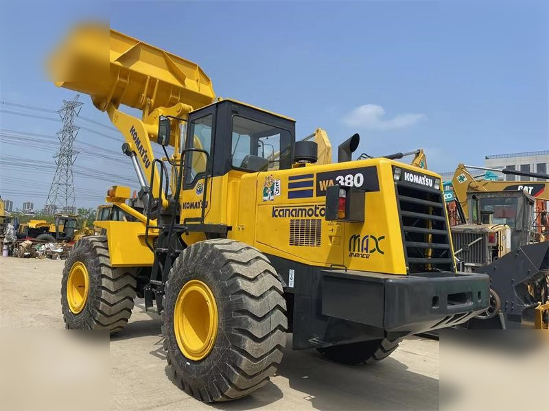KOMATSU WA380-3 - Kolesový nakladač: obrázok 3 KOMATSU WA380-3 - Kolesový nakladač: obrázok 3