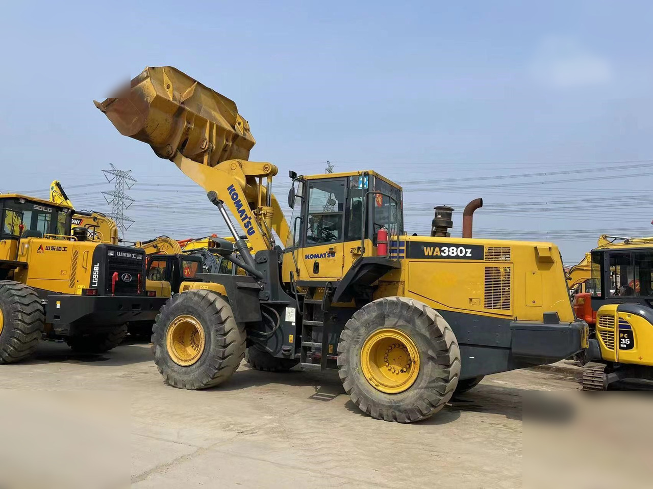 KOMATSU WA380Z-6 - Kolesový nakladač: obrázok 2 KOMATSU WA380Z-6 - Kolesový nakladač: obrázok 2