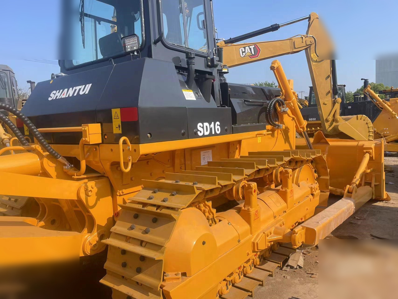 SHANTUI SD16 - Buldozér: obrázok 2 SHANTUI SD16 - Buldozér: obrázok 2