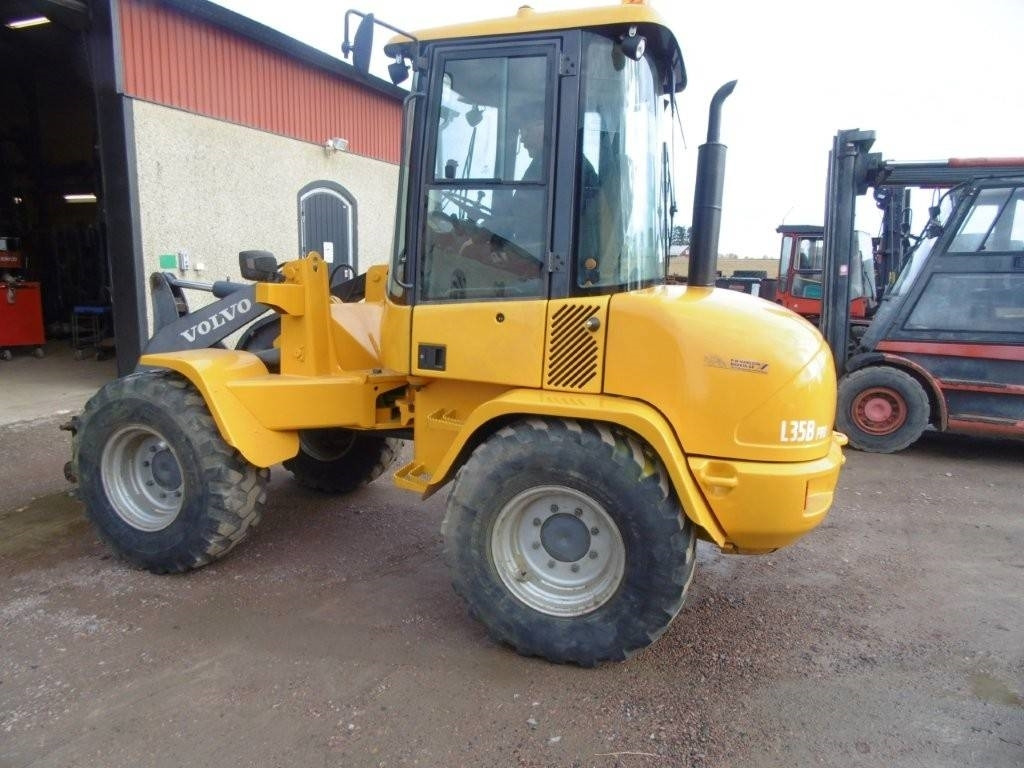 Volvo L 35 - Kolesový nakladač: obrázok 4 Volvo L 35 - Kolesový nakladač: obrázok 4