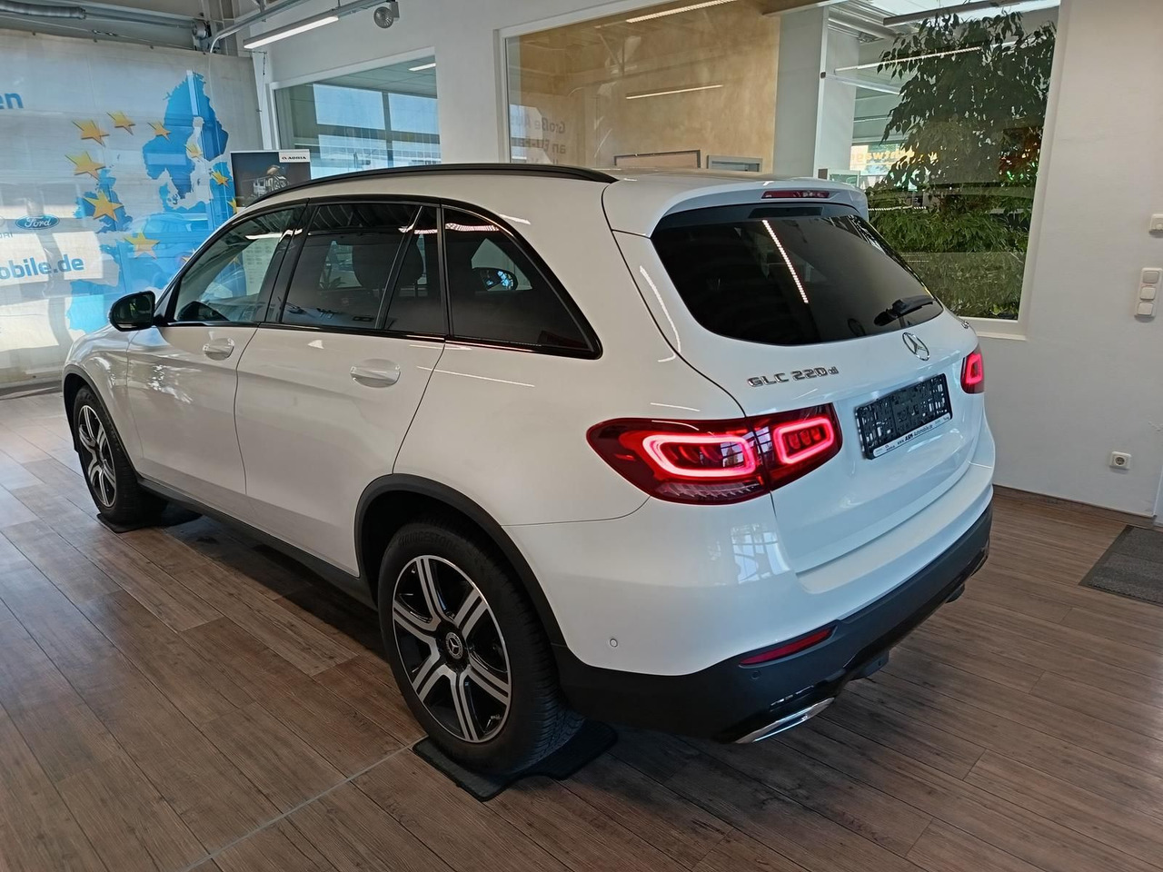 Mercedes-Benz GLC 220d AMG Line 4MATIC*AHK*NAVI*LED*R-KAM*DAB* - SUV: obrázok 4 Mercedes-Benz GLC 220d AMG Line 4MATIC*AHK*NAVI*LED*R-KAM*DAB* - SUV: obrázok 4