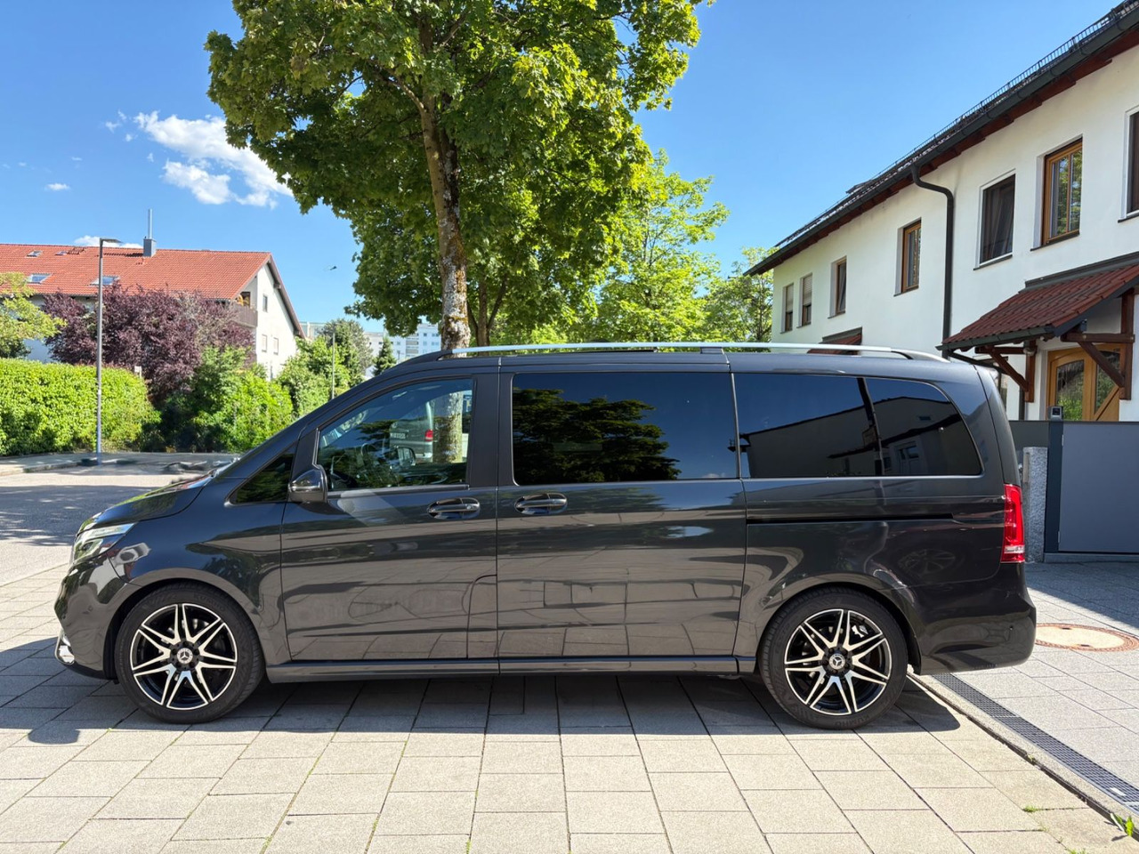 Mercedes-Benz V 300d 4M*AMG-Line*Exclusive*Luxus-Bus*Panorama* - Mikrobus: obrázok 2 Mercedes-Benz V 300d 4M*AMG-Line*Exclusive*Luxus-Bus*Panorama* - Mikrobus: obrázok 2