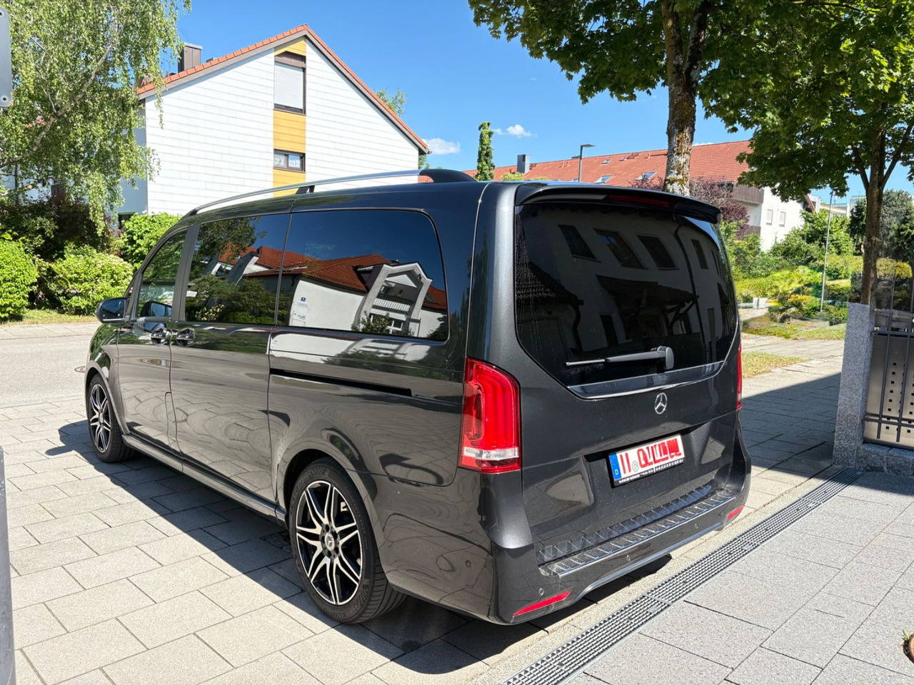 Mercedes-Benz V 300d 4M*AMG-Line*Exclusive*Luxus-Bus*Panorama* - Mikrobus: obrázok 3 Mercedes-Benz V 300d 4M*AMG-Line*Exclusive*Luxus-Bus*Panorama* - Mikrobus: obrázok 3
