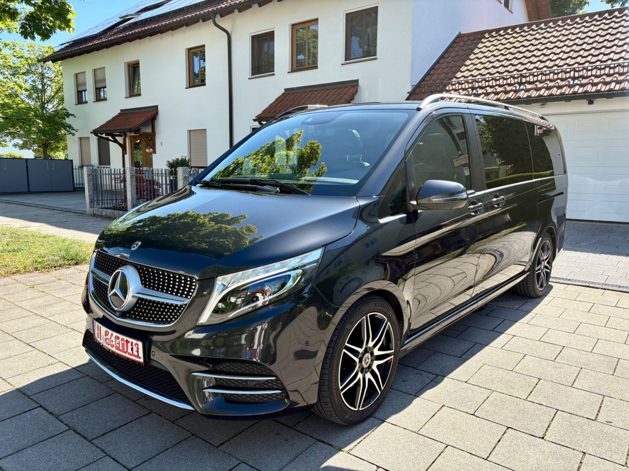 Mercedes-Benz V 300d 4M*AMG-Line*Exclusive*Luxus-Bus*Panorama* - Mikrobus: obrázok 1 Mercedes-Benz V 300d 4M*AMG-Line*Exclusive*Luxus-Bus*Panorama* - Mikrobus: obrázok 1