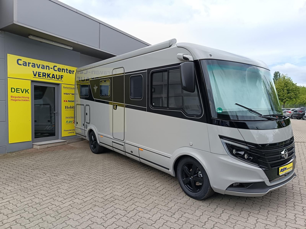 Niesmann + Bischoff iSmove 6.9 E 132 kW*AHK*SOLAR*SAT*TV*DACHKLIMA* - Integrované obytné auto: obrázok 2 Niesmann + Bischoff iSmove 6.9 E 132 kW*AHK*SOLAR*SAT*TV*DACHKLIMA* - Integrované obytné auto: obrázok 2