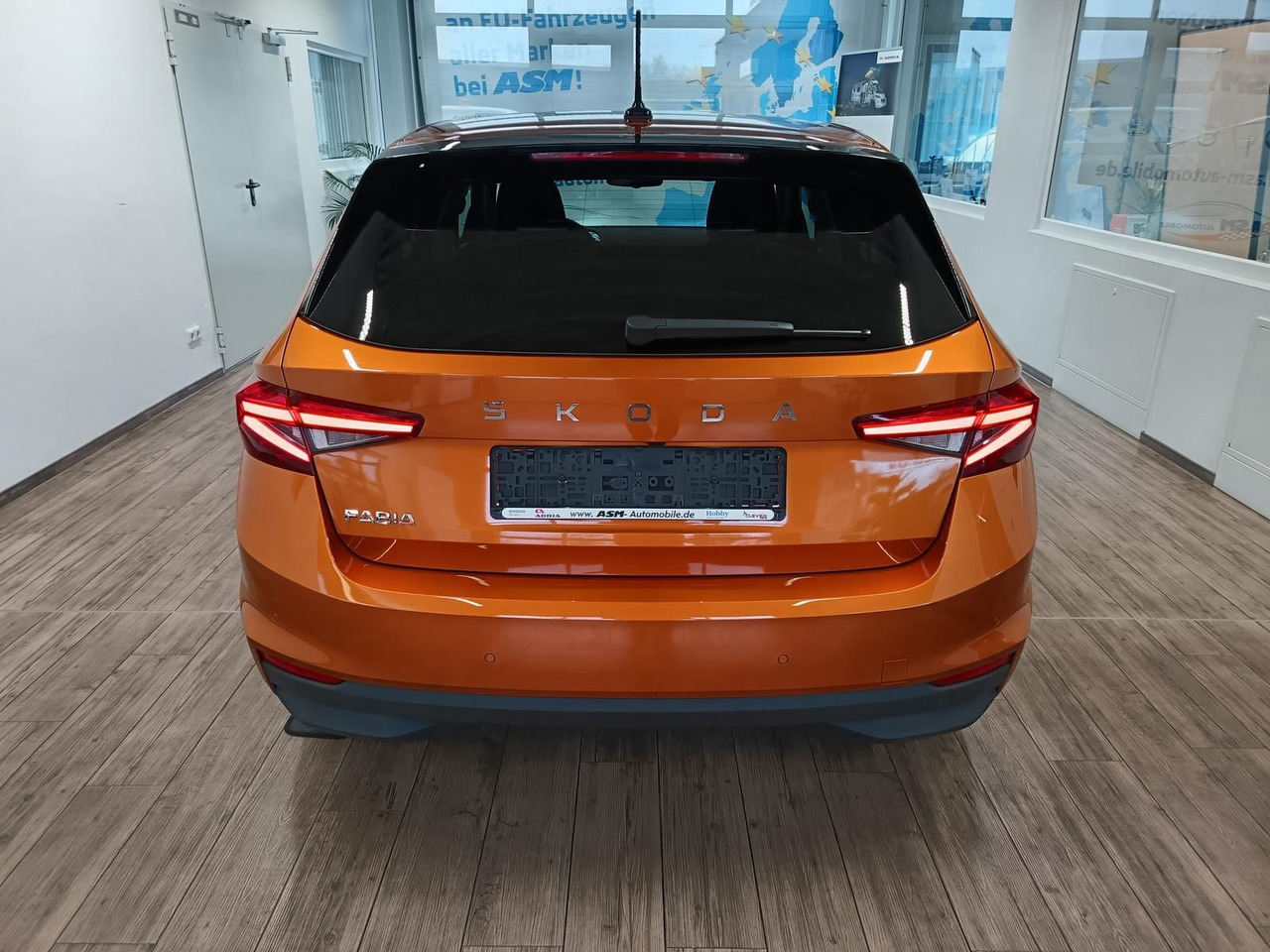 Skoda Fabia 130 Jahre 1,0 TSI*AHK-VORBER.*5J.GARANTIE* - Sedan: obrázok 5 Skoda Fabia 130 Jahre 1,0 TSI*AHK-VORBER.*5J.GARANTIE* - Sedan: obrázok 5