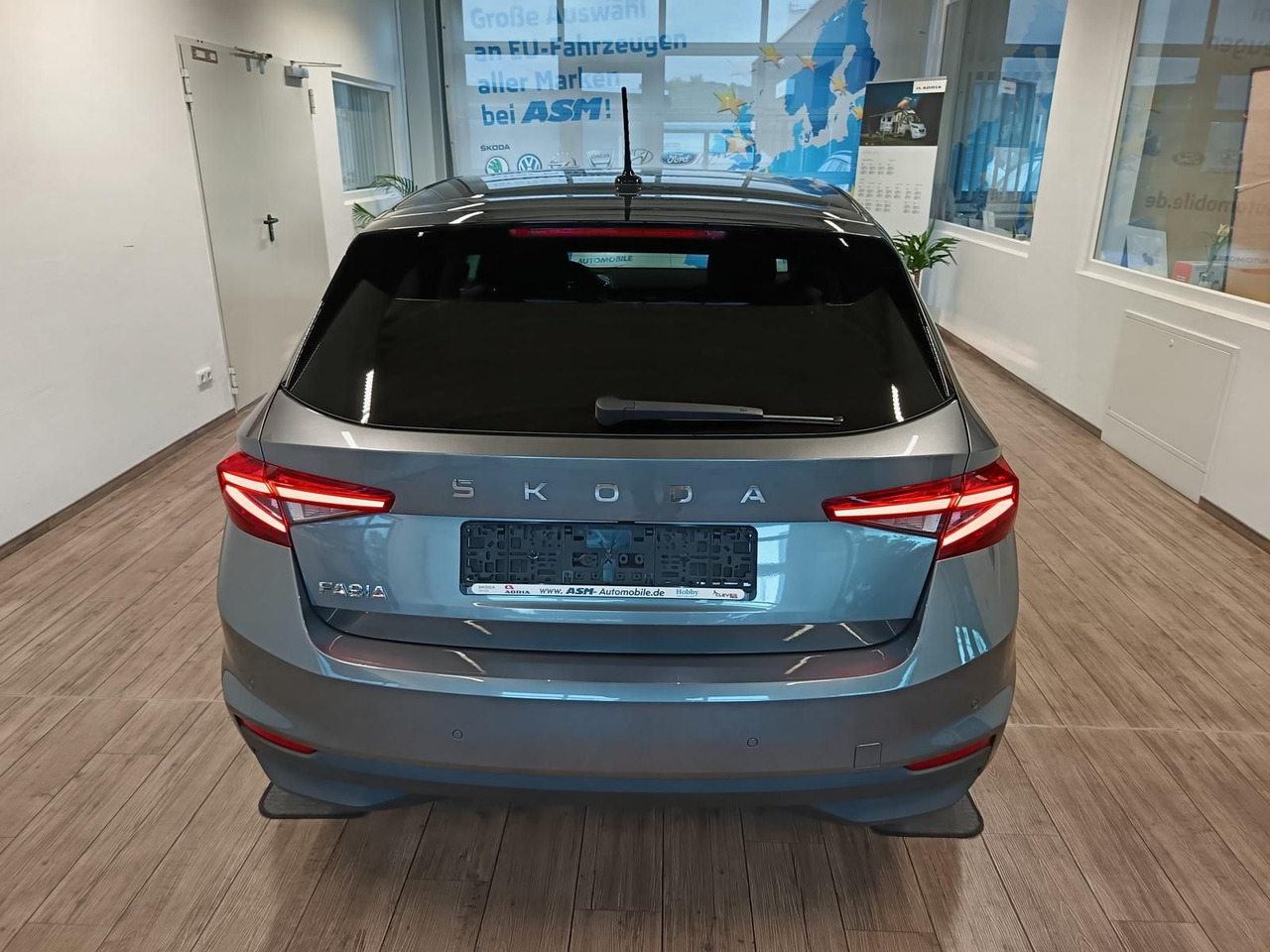 Skoda Fabia 30 Jahre DSG*VORBER.AHK*LED*R-KAM*TEMP*DAB - Sedan: obrázok 5 Skoda Fabia 30 Jahre DSG*VORBER.AHK*LED*R-KAM*TEMP*DAB - Sedan: obrázok 5