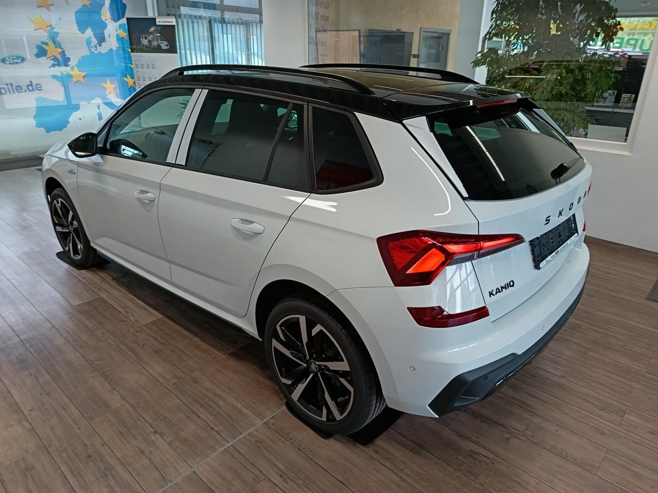 Skoda Kamiq Monte Carlo 1,5 TSI DSG*AHK*PANO*LED*ACC* - SUV: obrázok 4 Skoda Kamiq Monte Carlo 1,5 TSI DSG*AHK*PANO*LED*ACC* - SUV: obrázok 4