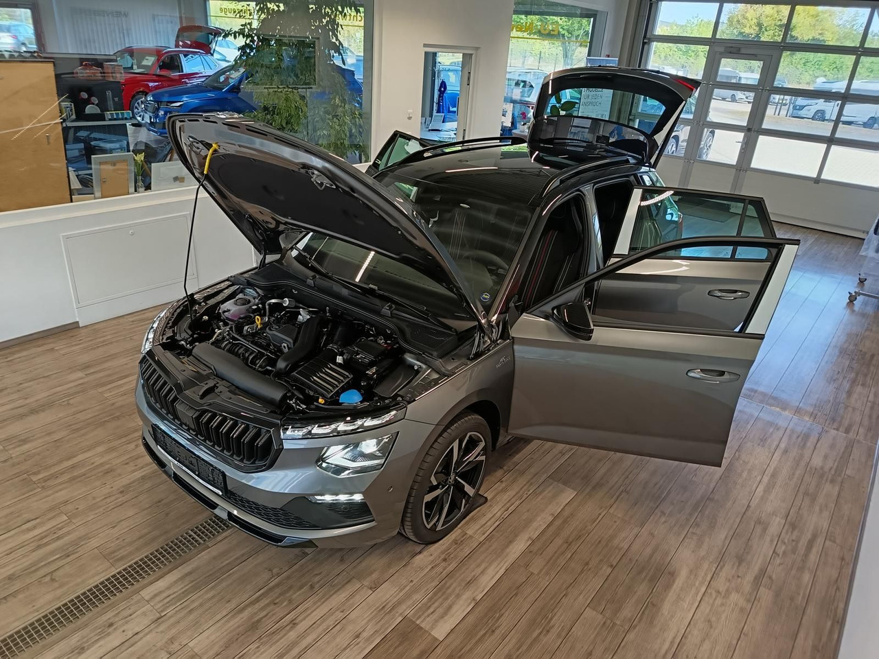 Skoda Kamiq Monte Carlo 1,5 TSI DSG*AHK*PANO*LED*ACC* - SUV: obrázok 2 Skoda Kamiq Monte Carlo 1,5 TSI DSG*AHK*PANO*LED*ACC* - SUV: obrázok 2
