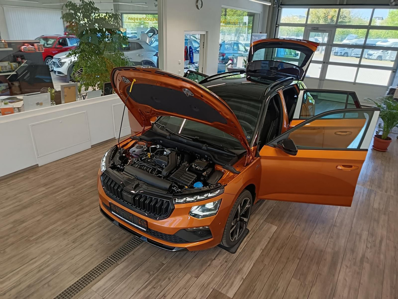 Skoda Kamiq Monte Carlo 1,5 TSI DSG*PANO*AHK*5J.GARANT - SUV: obrázok 2 Skoda Kamiq Monte Carlo 1,5 TSI DSG*PANO*AHK*5J.GARANT - SUV: obrázok 2