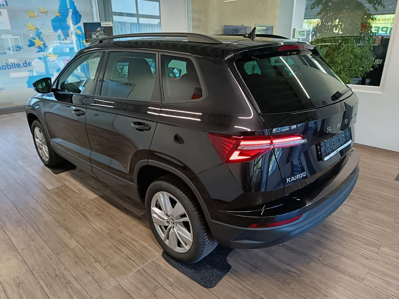 Skoda Karoq Selection 1,5TSI*NAVI*AHK-VORBER*LED*R-KAM - SUV: obrázok 4 Skoda Karoq Selection 1,5TSI*NAVI*AHK-VORBER*LED*R-KAM - SUV: obrázok 4