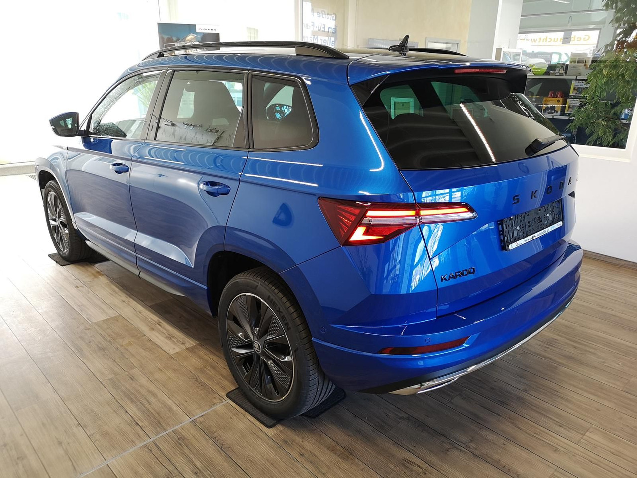 Skoda Karoq Sportline 1,5 TSI DSG*AHK*360°5J.GARANTIE* - SUV: obrázok 4 Skoda Karoq Sportline 1,5 TSI DSG*AHK*360°5J.GARANTIE* - SUV: obrázok 4