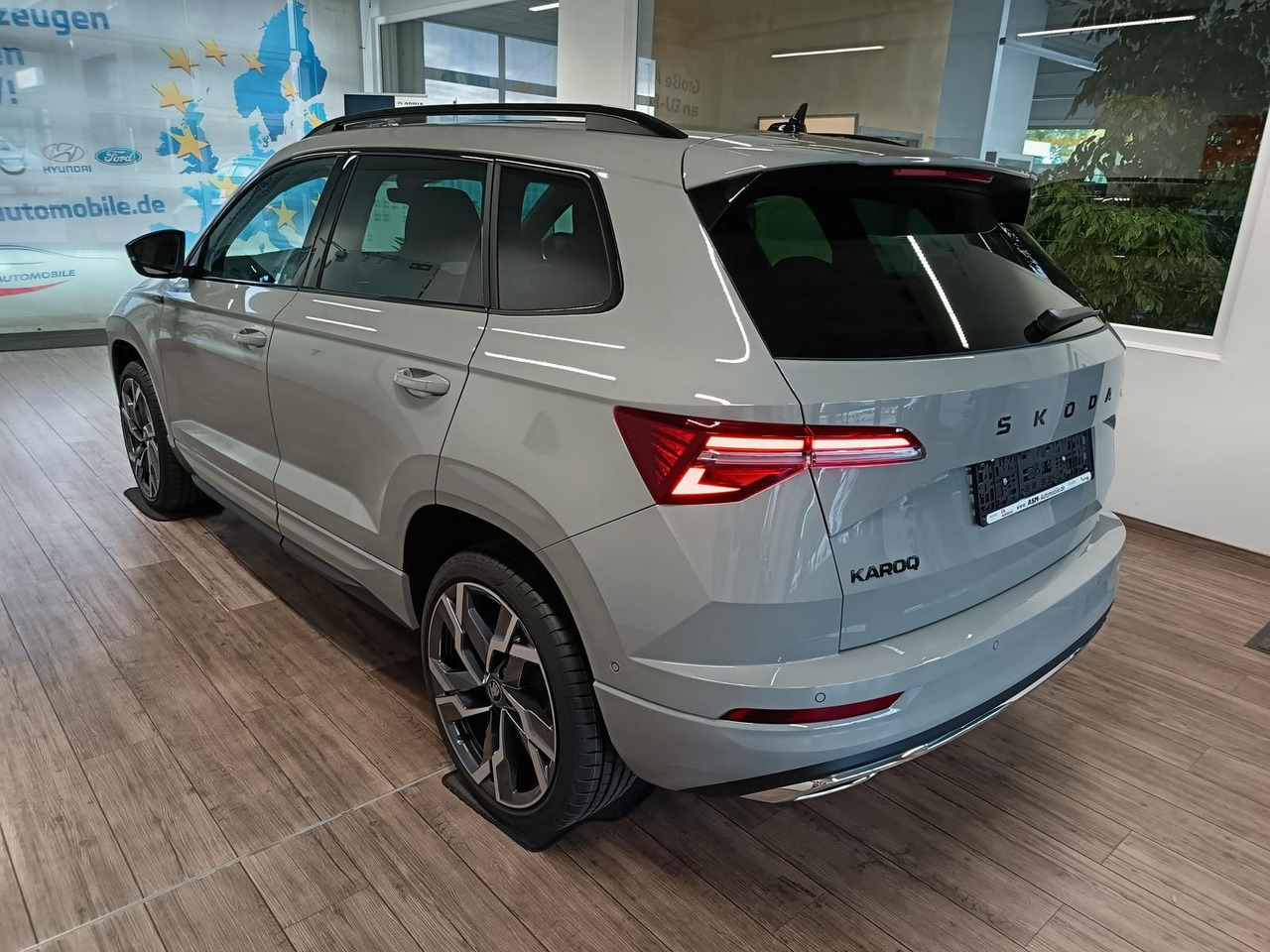 Skoda Karoq Sportline 1,5 TSI DSG*AHK*PSD*STD.HZG*NAVI - SUV: obrázok 4 Skoda Karoq Sportline 1,5 TSI DSG*AHK*PSD*STD.HZG*NAVI - SUV: obrázok 4