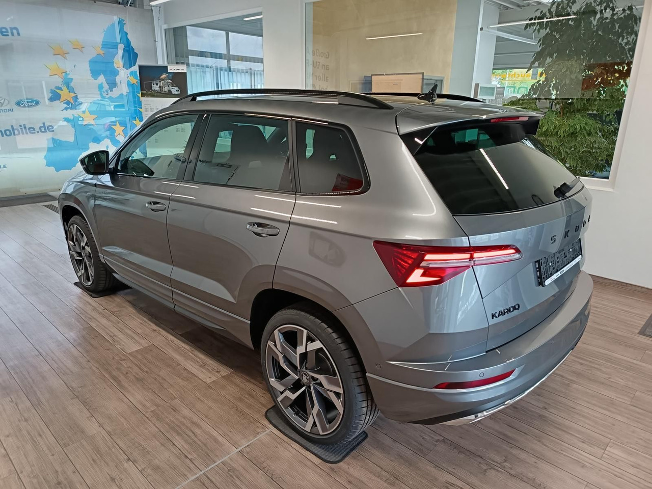 Skoda Karoq Sportline 1,5 TSI DSG*AHK*PSD*STD.HZG*NAVI - SUV: obrázok 4 Skoda Karoq Sportline 1,5 TSI DSG*AHK*PSD*STD.HZG*NAVI - SUV: obrázok 4