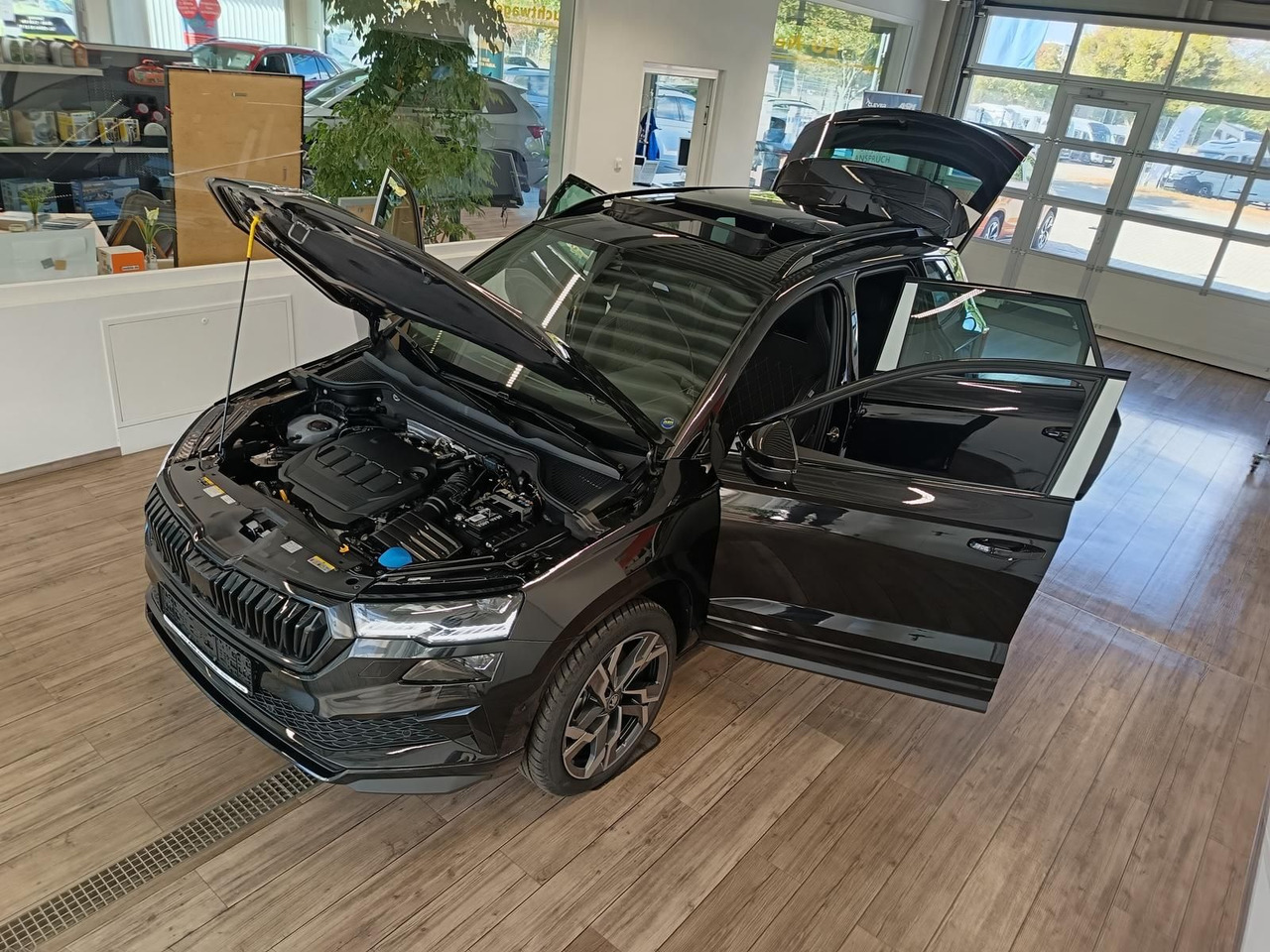 Skoda Karoq Sportline 2,0 TDI 4x4*AHK*PSD*STD.HZG*DCC* - SUV: obrázok 2 Skoda Karoq Sportline 2,0 TDI 4x4*AHK*PSD*STD.HZG*DCC* - SUV: obrázok 2