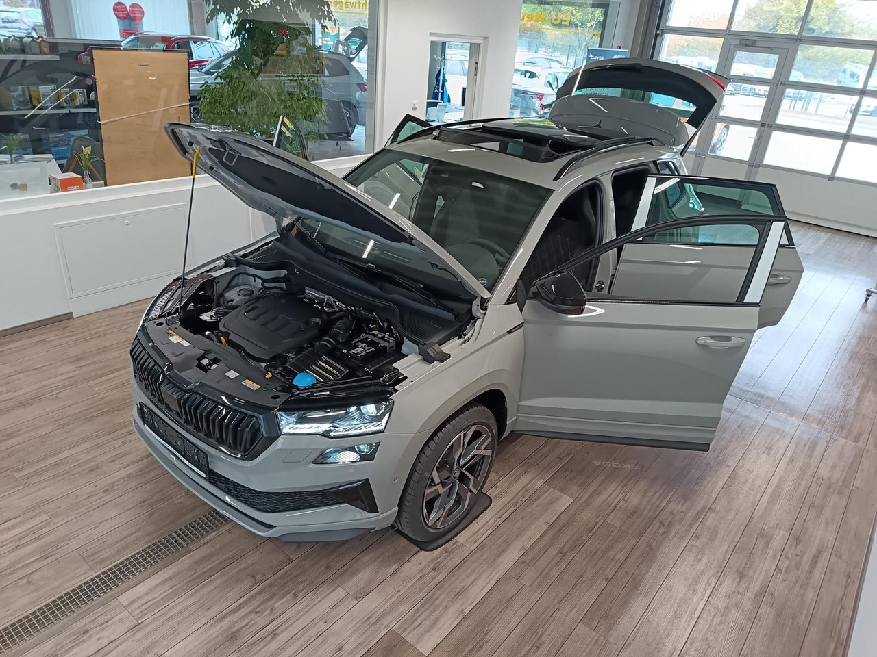 Skoda Karoq Sportline 2,0 TDI 4x4*AHK*PSD*STD.HZG*DCC* - SUV: obrázok 2 Skoda Karoq Sportline 2,0 TDI 4x4*AHK*PSD*STD.HZG*DCC* - SUV: obrázok 2