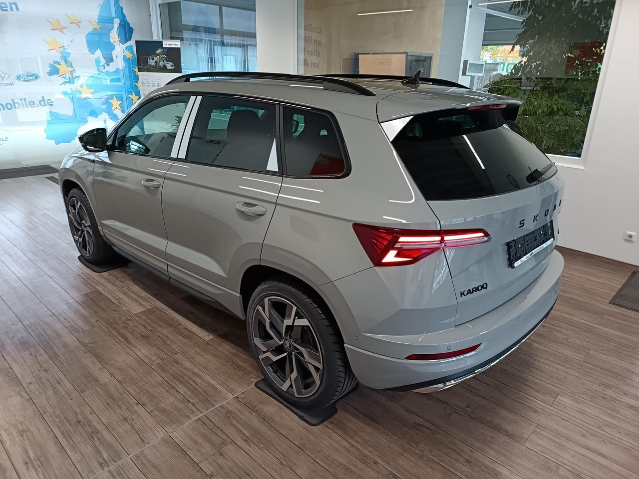 Skoda Karoq Sportline 2,0 TDI 4x4*AHK*PSD*STD.HZG*DCC* - SUV: obrázok 4 Skoda Karoq Sportline 2,0 TDI 4x4*AHK*PSD*STD.HZG*DCC* - SUV: obrázok 4