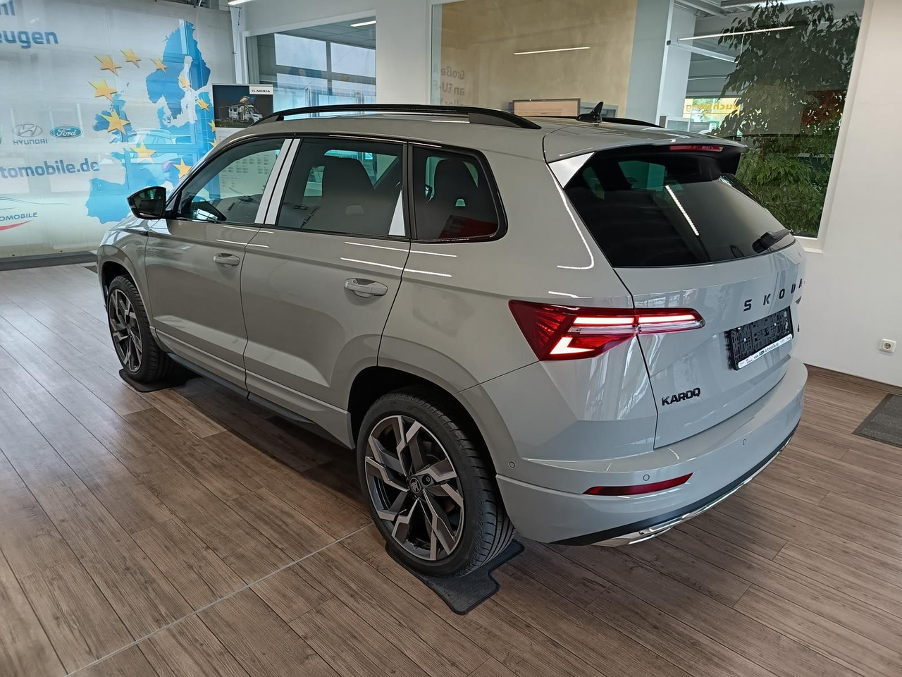 Skoda Karoq Sportline 2,0 TDI DSG 4x4*AHK*PSD*STD.HZG* - SUV: obrázok 4 Skoda Karoq Sportline 2,0 TDI DSG 4x4*AHK*PSD*STD.HZG* - SUV: obrázok 4