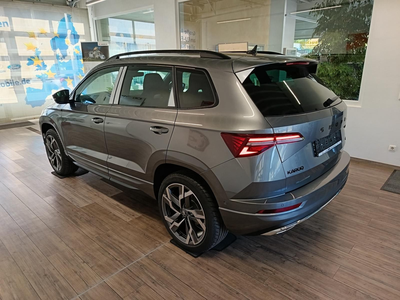 Skoda Karoq Sportline 2,0 TDI DSG 4x4*AHK*PSD*STD.HZG* - SUV: obrázok 4 Skoda Karoq Sportline 2,0 TDI DSG 4x4*AHK*PSD*STD.HZG* - SUV: obrázok 4