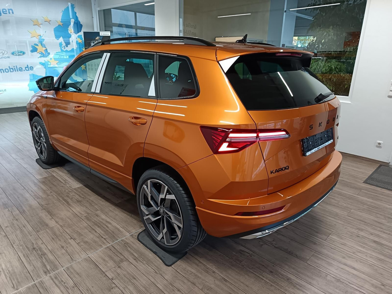 Skoda Karoq Sportline 2,0 TDI DSG 4x4*AHK*PSD*STD.HZG* - SUV: obrázok 4 Skoda Karoq Sportline 2,0 TDI DSG 4x4*AHK*PSD*STD.HZG* - SUV: obrázok 4