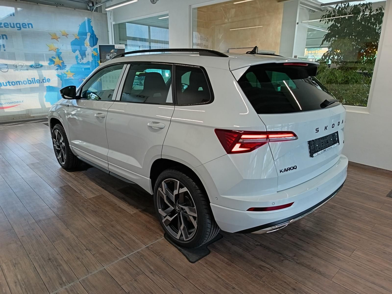 Skoda Karoq Sportline 2,0 TDI DSG 4x4*AHK*PSD*STD.HZG* - SUV: obrázok 4 Skoda Karoq Sportline 2,0 TDI DSG 4x4*AHK*PSD*STD.HZG* - SUV: obrázok 4