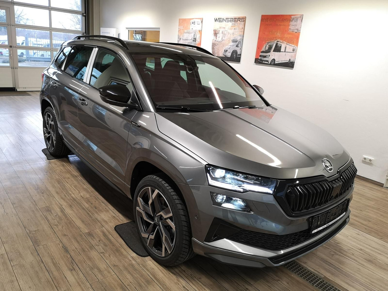 Skoda Karoq Sportline 2,0TDI DSG 4x4*PSD*AHK*360°*NAVI - SUV: obrázok 3 Skoda Karoq Sportline 2,0TDI DSG 4x4*PSD*AHK*360°*NAVI - SUV: obrázok 3