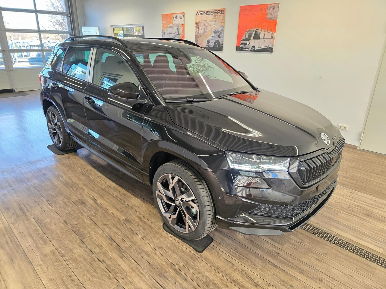 Skoda Karoq Sportline 2,0TDI DSG 4x4*PSD*AHK*360°*NAVI - SUV: obrázok 3 Skoda Karoq Sportline 2,0TDI DSG 4x4*PSD*AHK*360°*NAVI - SUV: obrázok 3