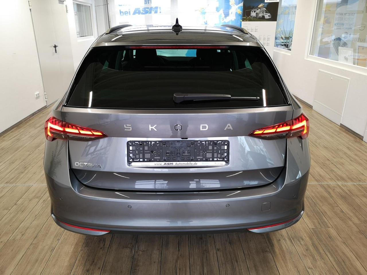 Skoda Octavia Combi Selection DSG*LED*ACC*WINTERPAKET* - Automobil: obrázok 5 Skoda Octavia Combi Selection DSG*LED*ACC*WINTERPAKET* - Automobil: obrázok 5