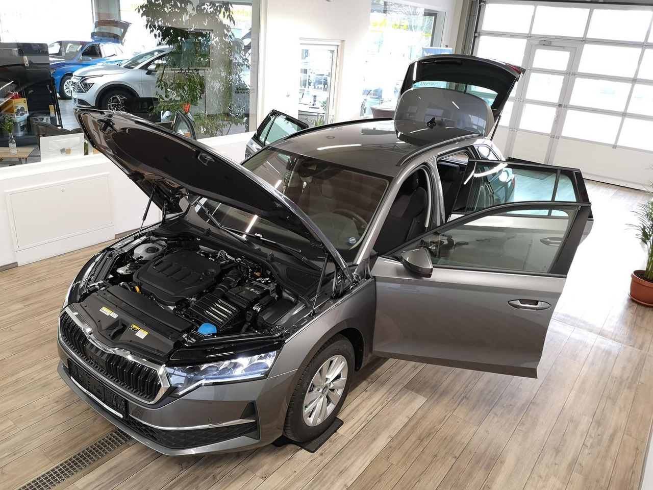 Skoda Octavia Combi Selection DSG*LED*ACC*WINTERPAKET* - Automobil: obrázok 2 Skoda Octavia Combi Selection DSG*LED*ACC*WINTERPAKET* - Automobil: obrázok 2