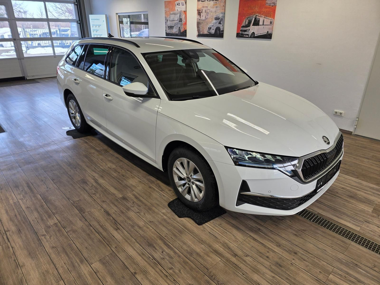 Skoda Octavia Combi Selection DSG*LED*ACC*WINTERPAKET* - Automobil: obrázok 3 Skoda Octavia Combi Selection DSG*LED*ACC*WINTERPAKET* - Automobil: obrázok 3