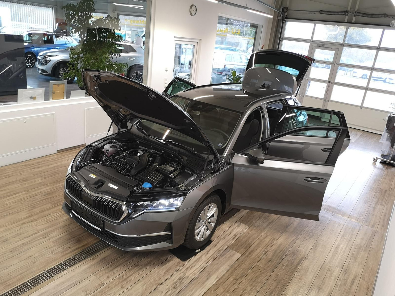 Skoda Octavia Combi Selection DSG*R-KAM*LED*DAB*2xPDC* - Automobil: obrázok 5 Skoda Octavia Combi Selection DSG*R-KAM*LED*DAB*2xPDC* - Automobil: obrázok 5