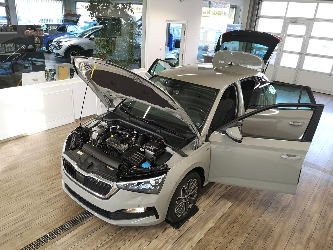Skoda Scala Ambition 1,0 TSI 81 kW*NAVI*LED*R-KAM*PDC* - Sedan: obrázok 2 Skoda Scala Ambition 1,0 TSI 81 kW*NAVI*LED*R-KAM*PDC* - Sedan: obrázok 2