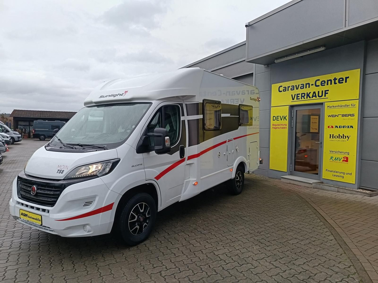 Sunlight T 58*MARKISE*SOLAR*SAT*TV*ROLLER TRÄGER - Polointegrované obytné auto: obrázok 3 Sunlight T 58*MARKISE*SOLAR*SAT*TV*ROLLER TRÄGER - Polointegrované obytné auto: obrázok 3